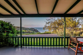 Endeavour - Rustic Two-Bedroom Home With Stunning Ocean & 1770 Headland Views